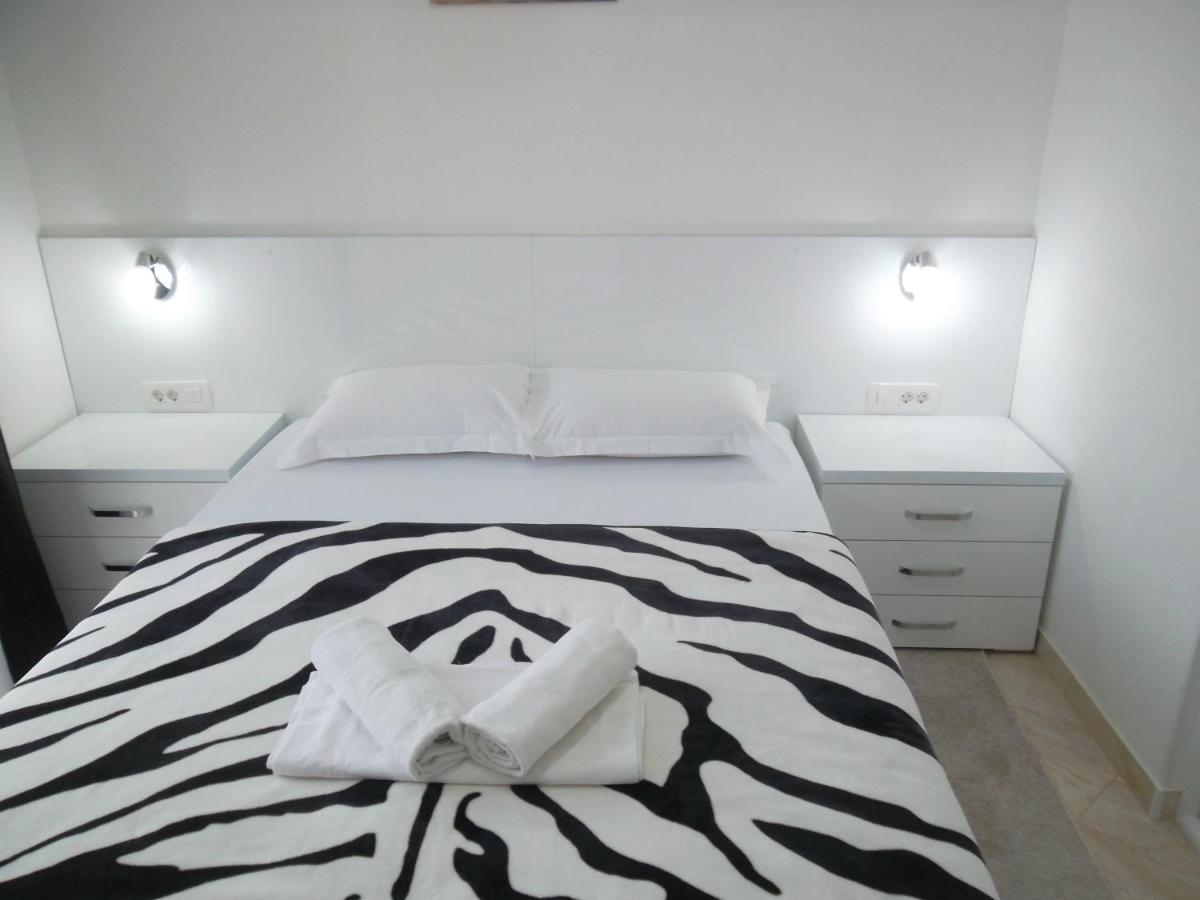 Guest House 4M Petrovac Екстер'єр фото