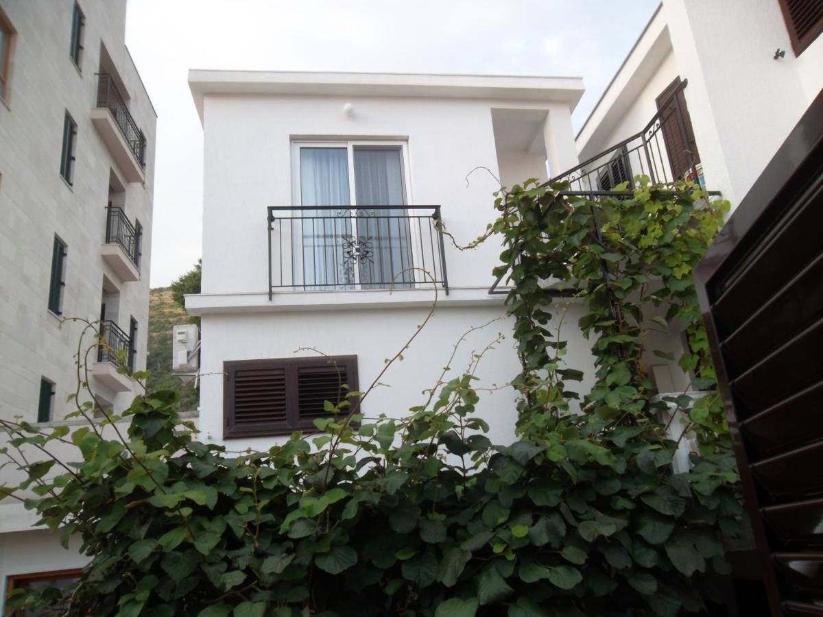 Guest House 4M Petrovac Екстер'єр фото